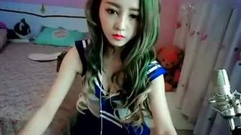 女主播厕所内直播,女主播的“私密”直播之旅