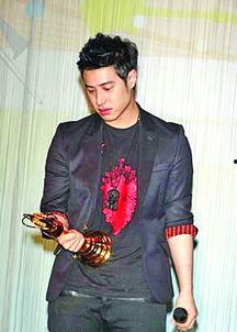 演员金钟,从演艺新星到实力派演员的蜕变之路